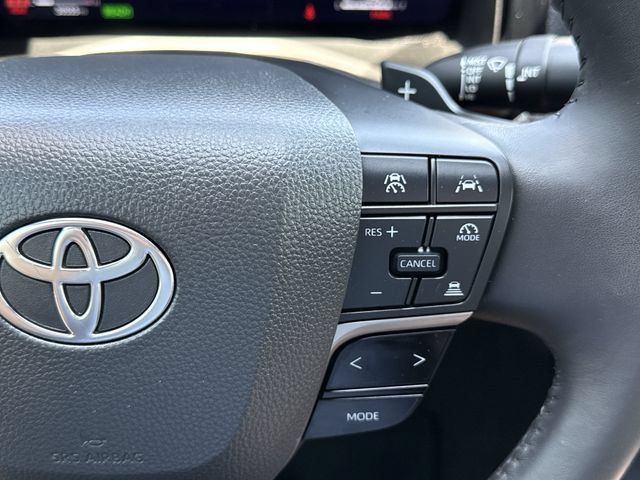 Used 2025 Toyota Camry XSE FWD image 16