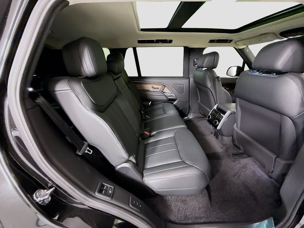 New 2026 Land Rover Range Rover Long Wheelbase SE AWD/4WD image 24