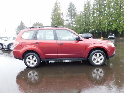 Used 2011 Subaru Forester 2.5X w/ Alloy Wheel Value Pkg AWD/4WD image 18