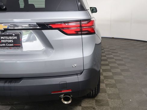 Used 2023 Chevrolet Traverse LT FWD image 16