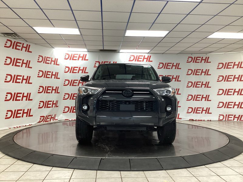 Used 2024 Toyota 4Runner SR5 Premium w/ Moonroof Package AWD/4WD image 2