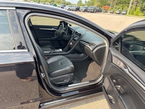 Used 2020 Ford Fusion Titanium FWD image 4