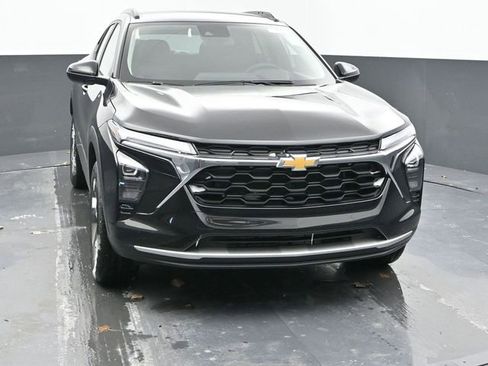 New 2026 Chevrolet Trax LT w/ Driver Confidence Package FWD image 3