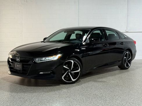 Used 2018 Honda Accord Sport image 2