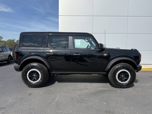 New 2026 Ford Bronco Badlands image 3