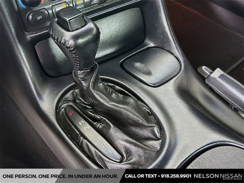 Used 2004 Chevrolet Corvette Coupe w/ Roof Package image 15