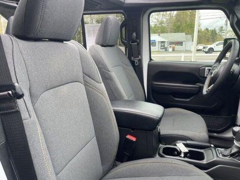 Used 2024 Jeep Wrangler Unlimited w/ Technology Group AWD/4WD image 11