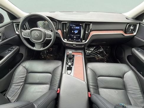 Used 2022 Volvo S60 B5 Inscription FWD image 29