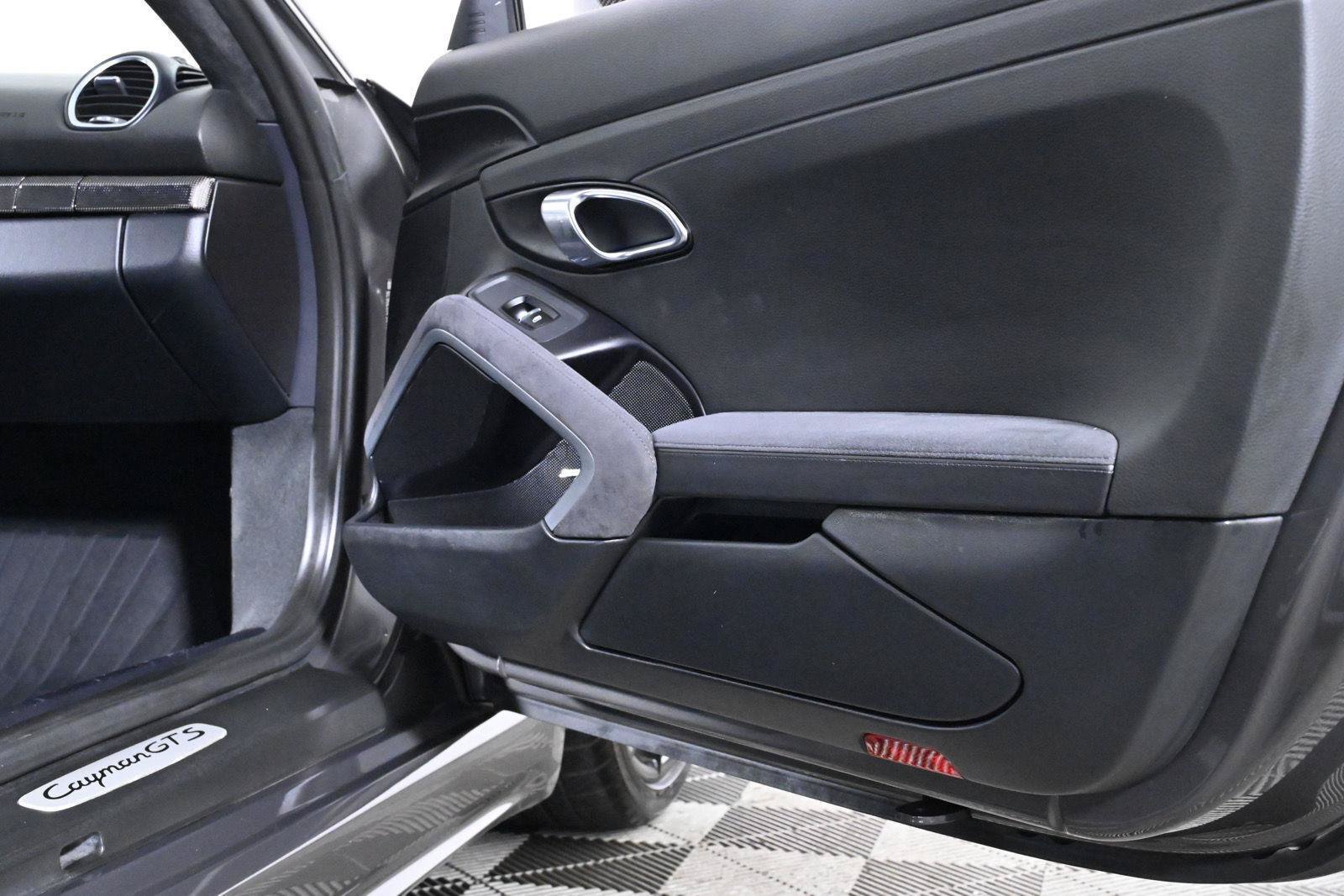 Used 2018 Porsche 718 Cayman GTS RWD image 37