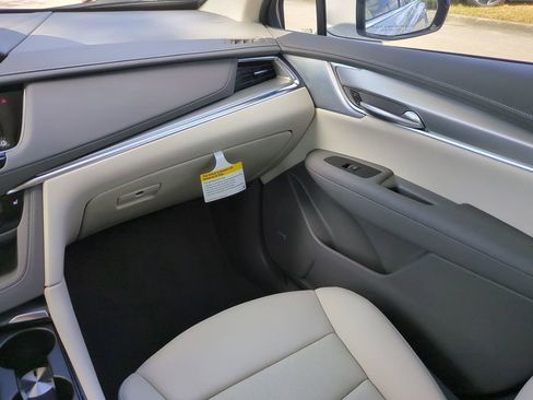 New 2026 Cadillac XT5 Premium Luxury image 16