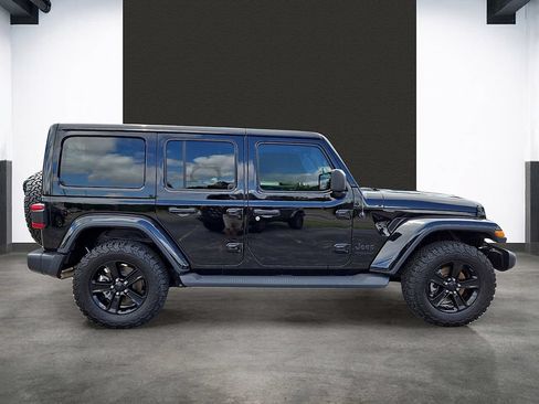Used 2020 Jeep Wrangler Unlimited Sahara AWD/4WD image 12
