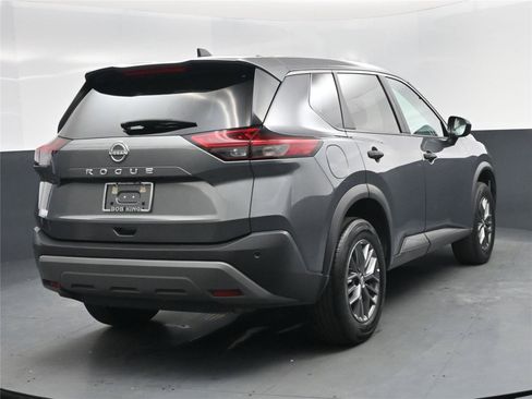 Used 2023 Nissan Rogue S image 10