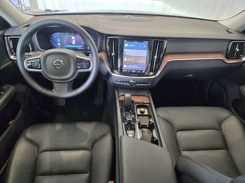 Used 2025 Volvo S60 B5 Plus image 7