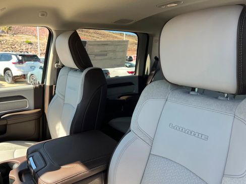 New 2026 RAM 2500 Laramie AWD/4WD image 16