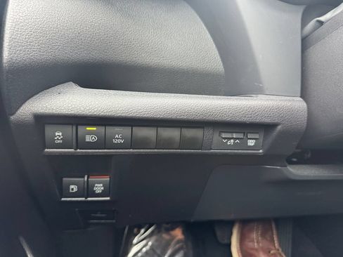 Used 2025 Toyota Sienna Limited AWD/4WD image 28