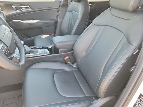 Used 2026 Kia Sportage EX w/ EX Panorama Roof Package image 4