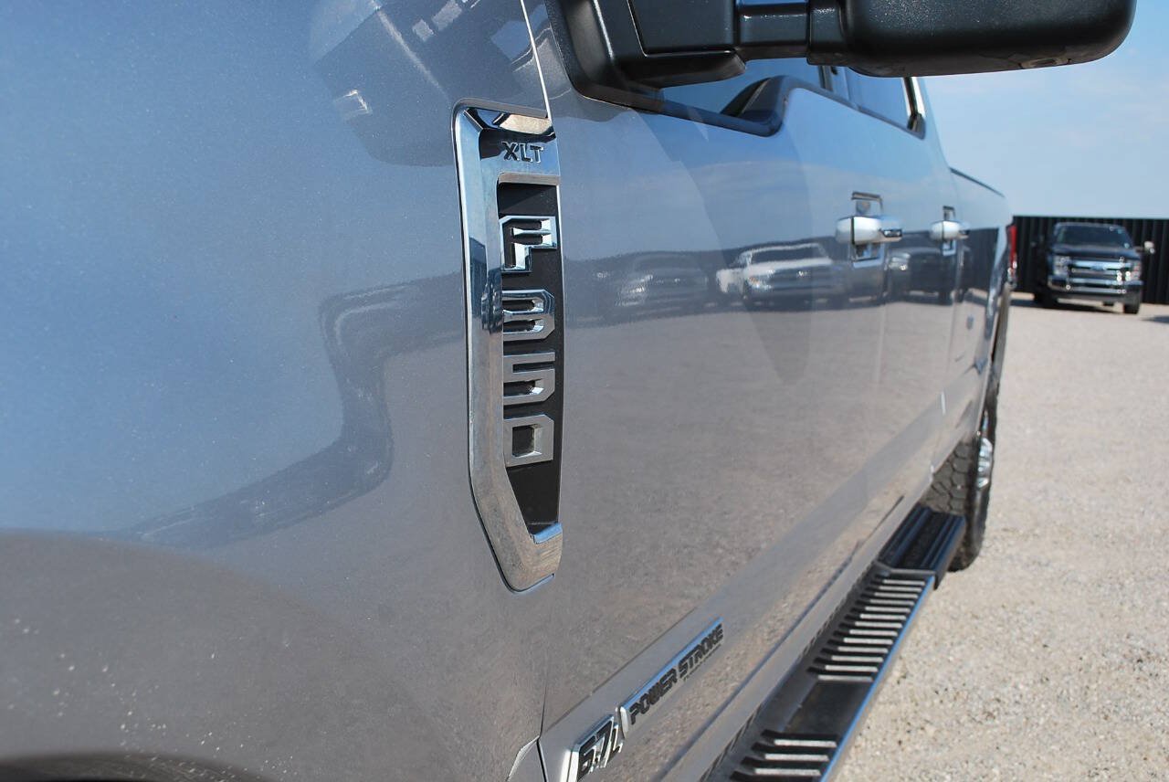 Used 2022 Ford F350 XLT w/ XLT Premium Package AWD/4WD image 2
