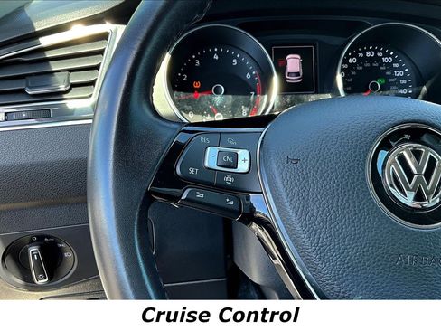 Used 2019 Volkswagen Tiguan SE w/ 3rd Row Seat Package AWD/4WD image 11