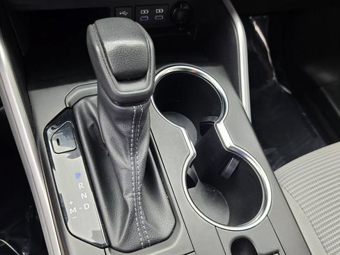 Used 2022 Toyota Highlander L FWD image 19