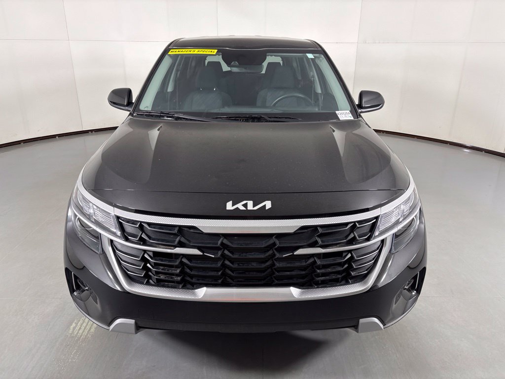 New 2026 Kia Seltos LX FWD image 3
