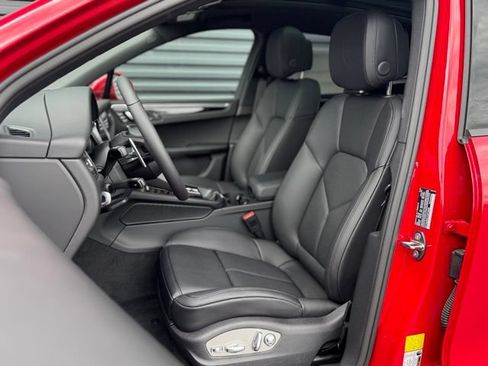 New 2026 Porsche Macan AWD/4WD image 5