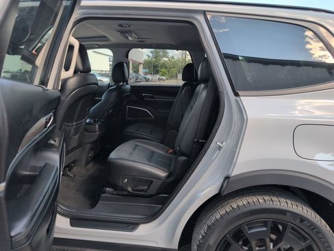 Used 2021 Kia Telluride EX w/ EX Premium Package AWD/4WD image 11