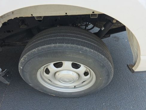 Used 2023 Ford F150 XL RWD image 6