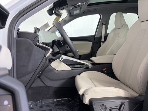 Used 2025 Audi Q5 Premium Plus w/ Premium Plus AWD/4WD image 6