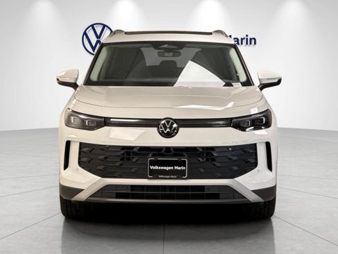 New 2026 Volkswagen Tiguan SE FWD image 8