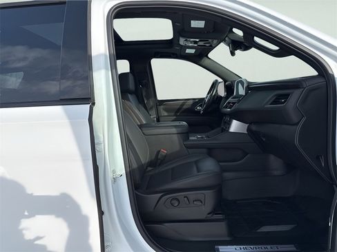 Used 2024 Chevrolet Tahoe Z71 w/ Luxury Package image 10