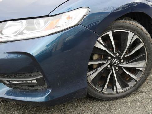 Used 2017 Honda Accord EX image 4