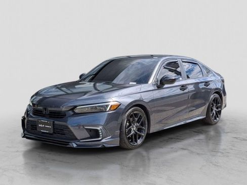 Used 2023 Honda Civic Sport image 2