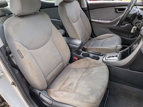 Used 2013 Hyundai Elantra GLS w/ Preferred Pkg FWD image 28
