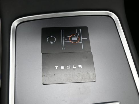 Used 2023 Tesla Model 3 Standard Range image 52