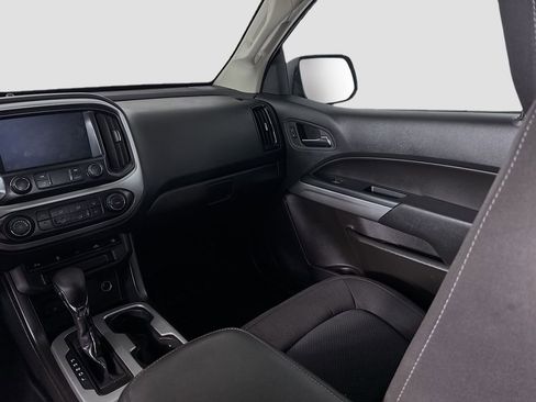 Used 2022 Chevrolet Colorado LT w/ Fleet Safety Package image 16