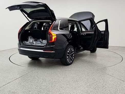 New 2026 Volvo XC90 T8 Ultra w/ Protection Package Premier image 11