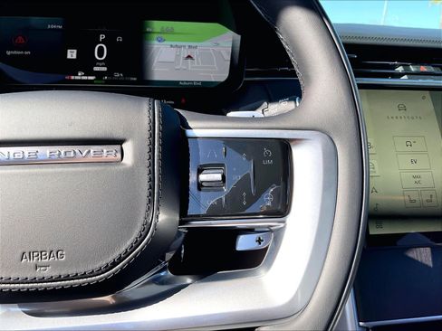 New 2026 Land Rover Range Rover SE image 18