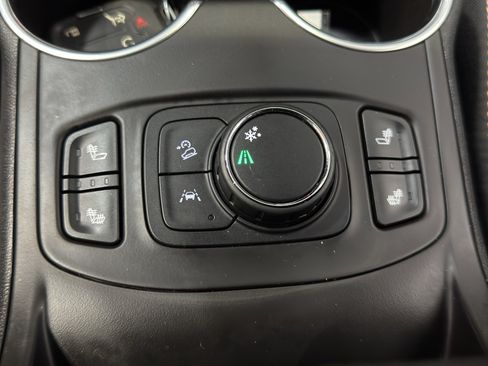 Used 2020 GMC Terrain SLE FWD image 33