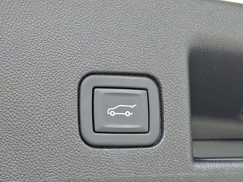 Used 2023 Chevrolet Equinox RS w/ RS Leather Package AWD/4WD image 31