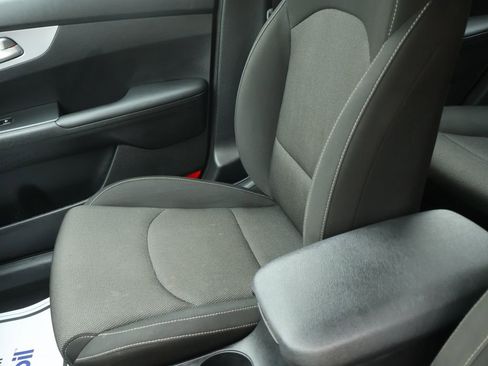 Used 2024 Kia Forte LXS FWD image 19