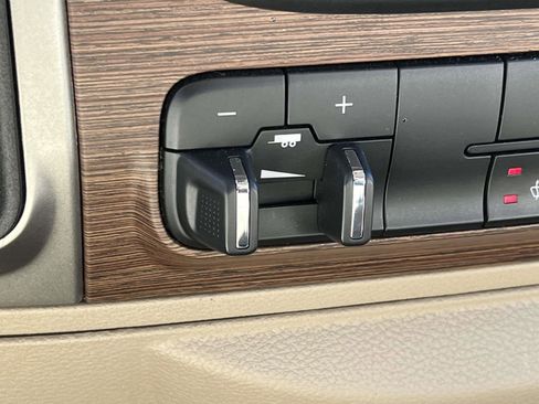 Used 2014 RAM 2500 Laramie image 5