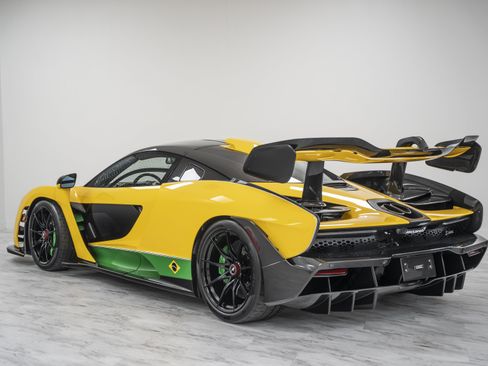 Used 2019 McLaren Senna RWD image 2