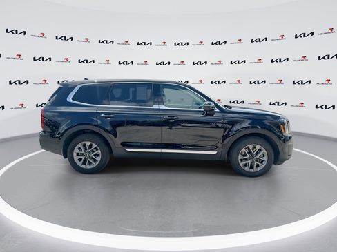 Certified 2024 Kia Telluride LX FWD image 9