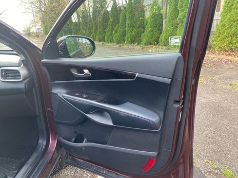 Used 2017 Kia Sorento LX image 24