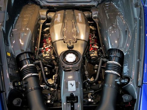 Used 2020 Ferrari F8 Tributo RWD image 31