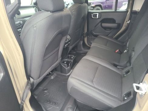 Used 2020 Jeep Gladiator Sport w/ Quick Order Package 24S image 19