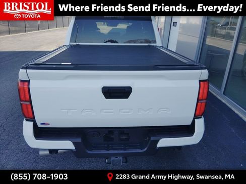 Certified 2025 Toyota Tacoma SR5 image 31