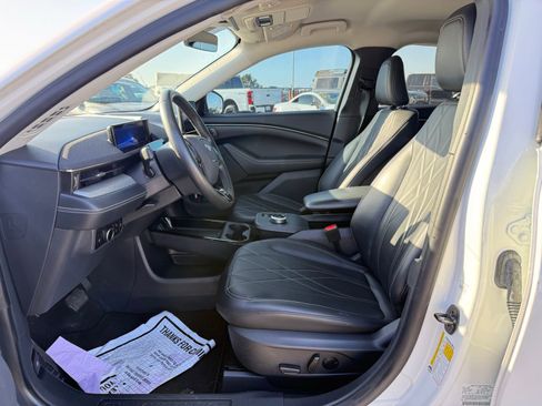 Used 2023 Ford Mustang Mach-E Select image 5