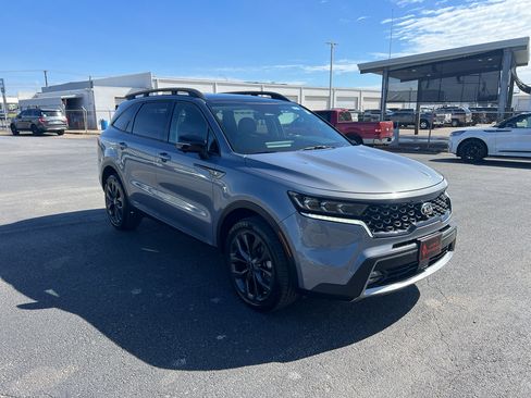 Used 2021 Kia Sorento SX Prestige image 3