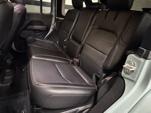 Used 2023 Jeep Wrangler Unlimited Sahara w/ Cold Weather Group image 33